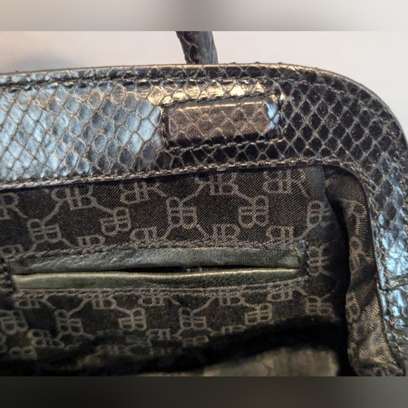 Banana Republic footed shoulder purse in black snakeskin design - Picture 9 of 11